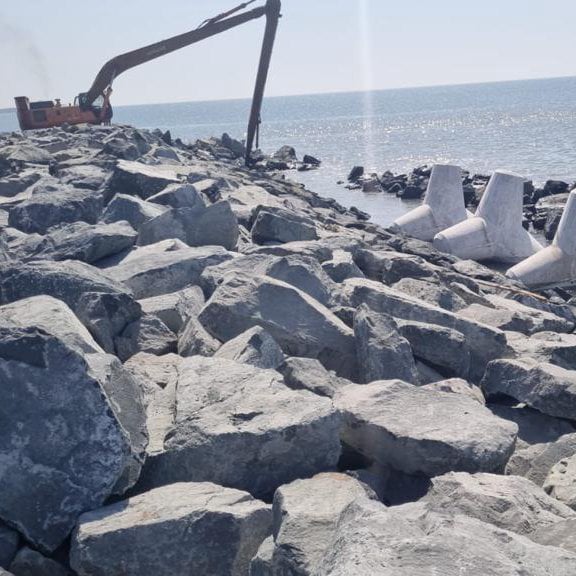 Development of fishery Harbour at Navabandar Dist/Gir Somnath Part - A ( Marine Structure) and Part-B (Dredging)